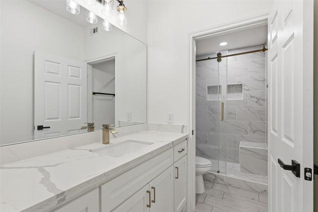 6037 S Acres Drive, Houston, TX 77048