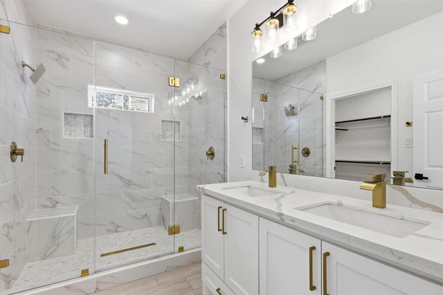 6037 S Acres Drive, Houston, TX 77048