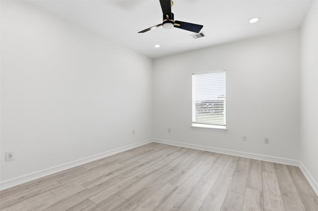 6037 S Acres Drive, Houston, TX 77048