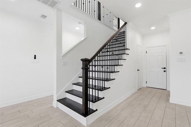 6037 S Acres Drive, Houston, TX 77048