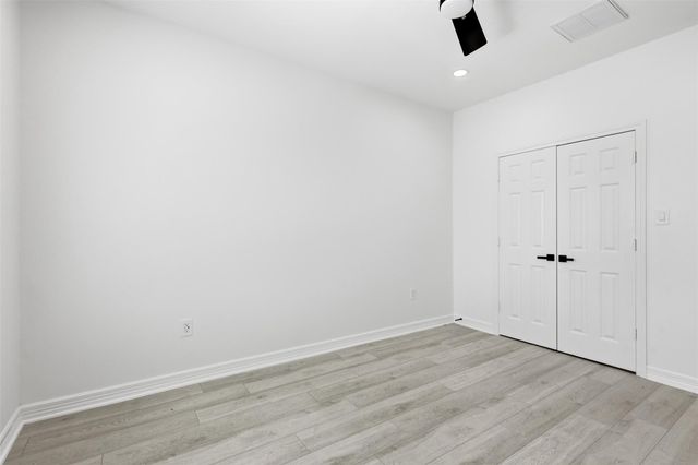 6037 S Acres Drive, Houston, TX 77048