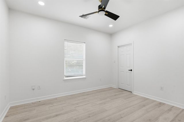 6037 S Acres Drive, Houston, TX 77048