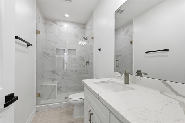 6037 S Acres Drive, Houston, TX 77048