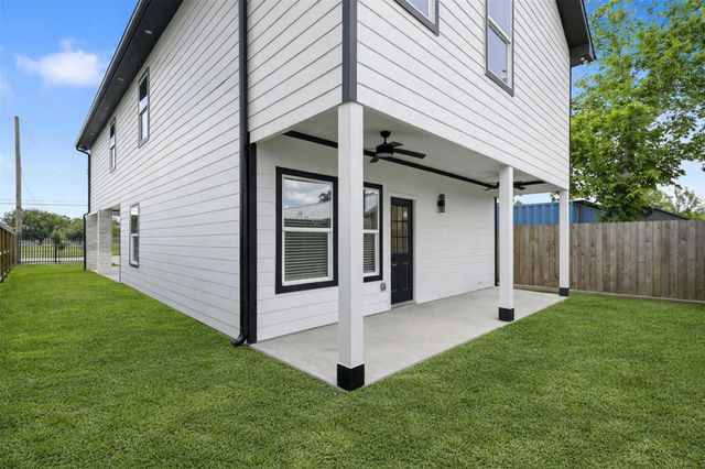 6037 S Acres Drive, Houston, TX 77048