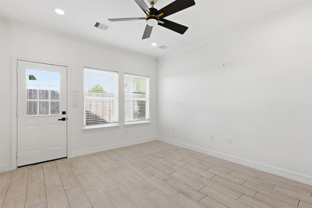 6037 S Acres Drive, Houston, TX 77048