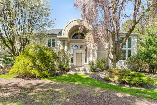 379 Smith Road, Ronkonkoma, NY 11779