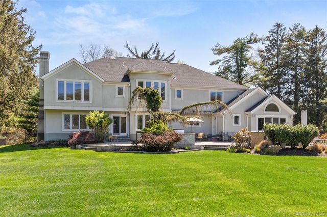 379 Smith Road, Ronkonkoma, NY 11779