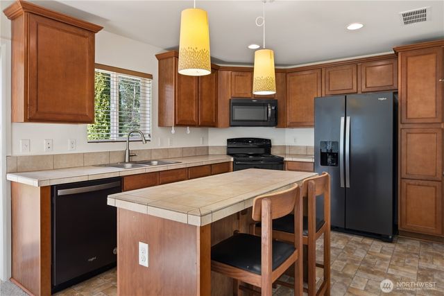 4750 Strathmore Circle SW, Port Orchard, WA 98367