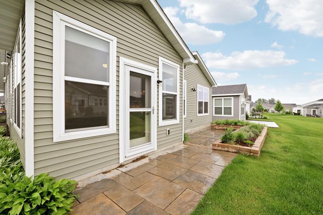 183 Liberty Heights Drive, Chaska, MN 55318