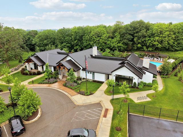 183 Liberty Heights Drive, Chaska, MN 55318