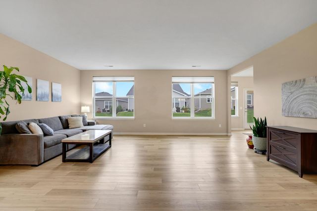 183 Liberty Heights Drive, Chaska, MN 55318