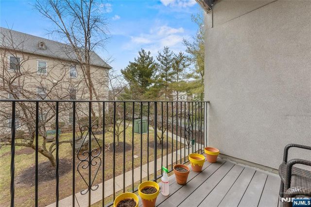 511 Brittany Drive, Wayne, NJ 07470