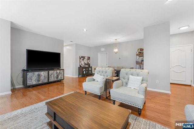 511 Brittany Drive, Wayne, NJ 07470