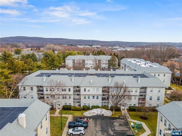 511 Brittany Drive, Wayne, NJ 07470