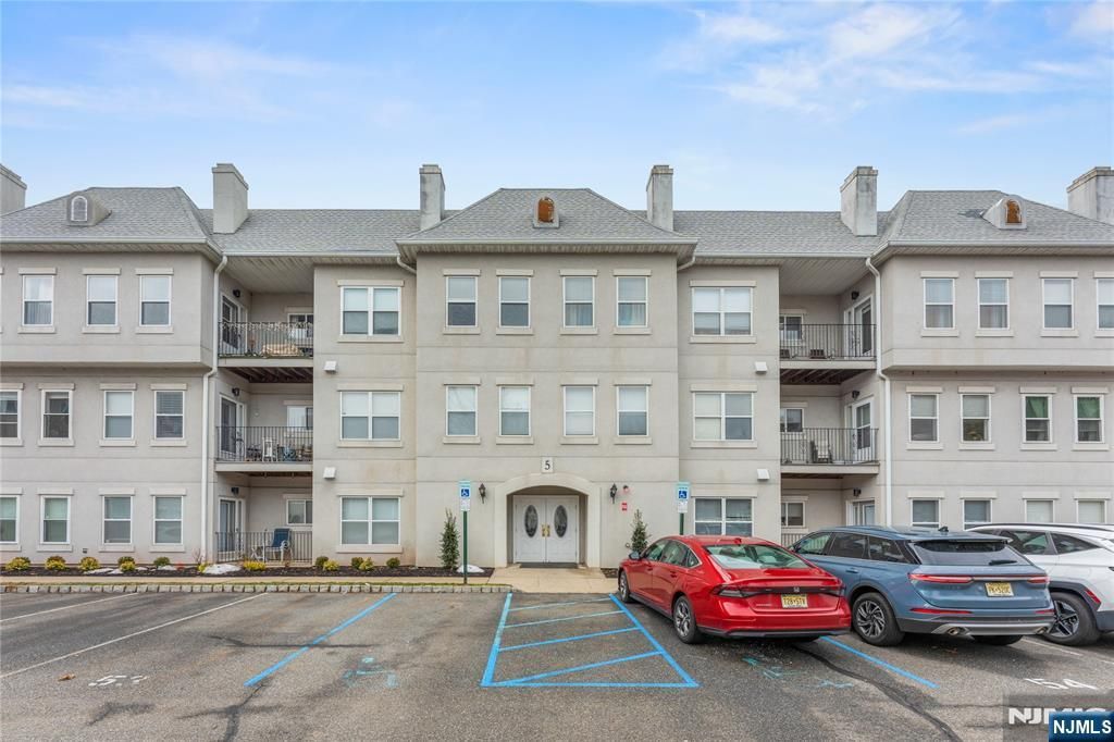 511 Brittany Drive, Wayne, NJ 07470