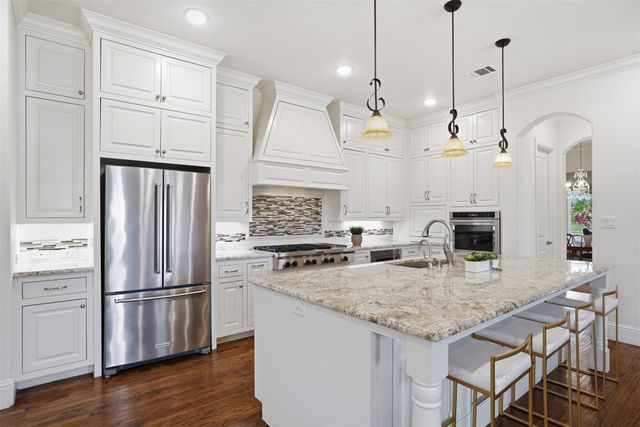 5301 Pradera Court, Benbrook, TX 76126