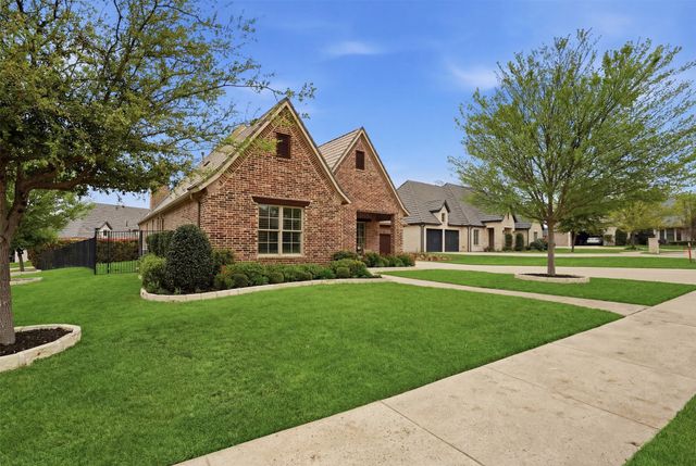 5301 Pradera Court, Benbrook, TX 76126