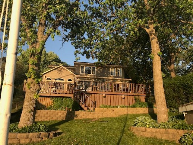 4713 E Lake Shore Drive, Wonder Lake, IL 60097