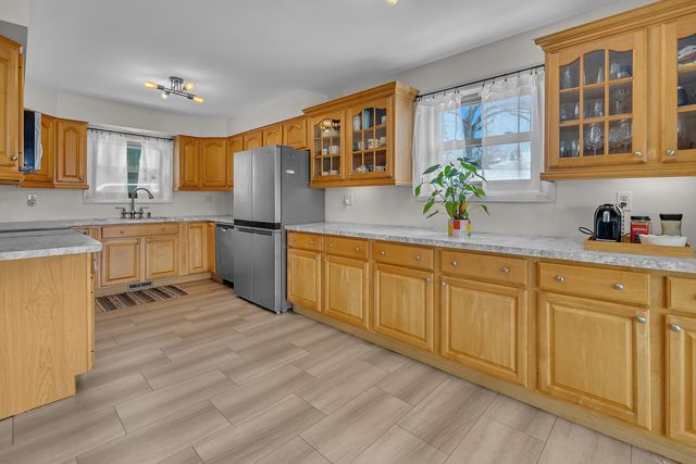 4713 E Lake Shore Drive, Wonder Lake, IL 60097