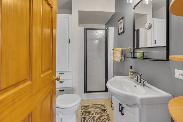 4713 E Lake Shore Drive, Wonder Lake, IL 60097