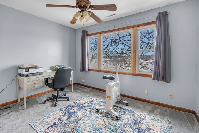 4713 E Lake Shore Drive, Wonder Lake, IL 60097