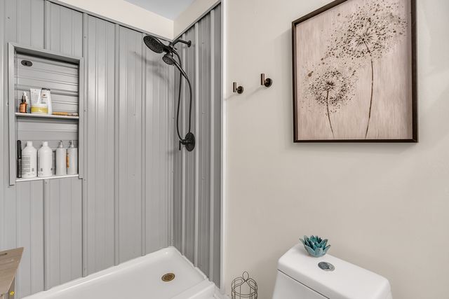 4713 E Lake Shore Drive, Wonder Lake, IL 60097