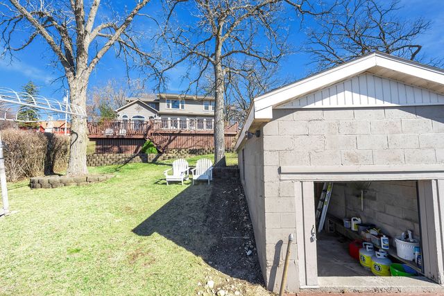 4713 E Lake Shore Drive, Wonder Lake, IL 60097