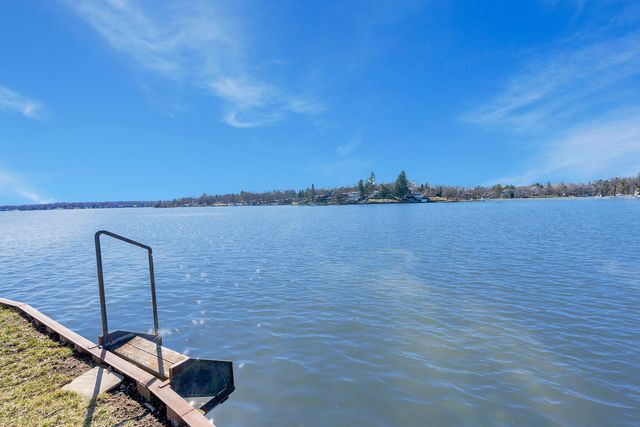 4713 E Lake Shore Drive, Wonder Lake, IL 60097