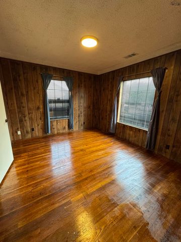 2016 WILSON AVENUE, Wichita Falls, TX 76301