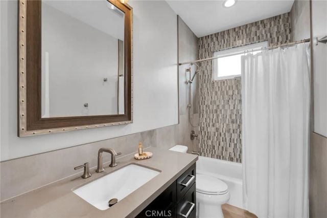 1776 Cable Street, San Diego, CA 92107