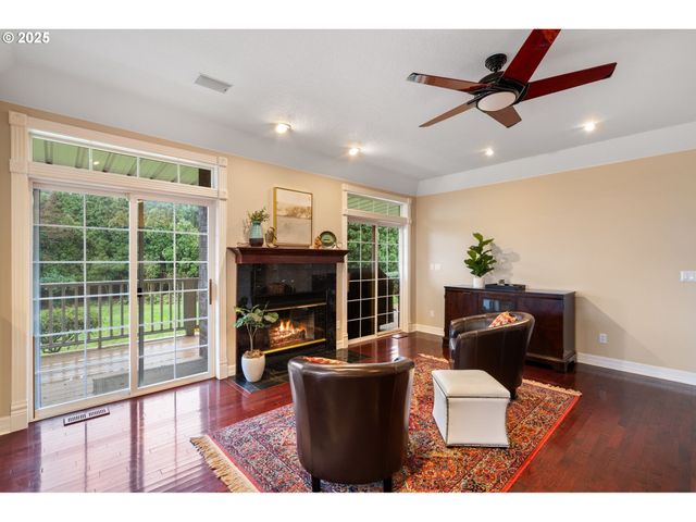 5150 Nw VALLEY Ct, Camas, WA 98607