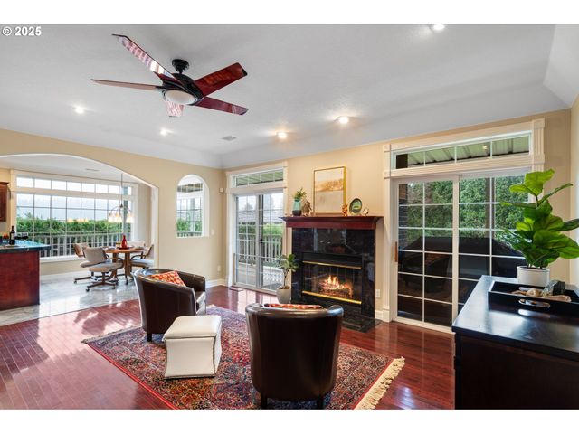 5150 Nw VALLEY Ct, Camas, WA 98607