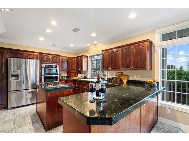 5150 Nw VALLEY Ct, Camas, WA 98607