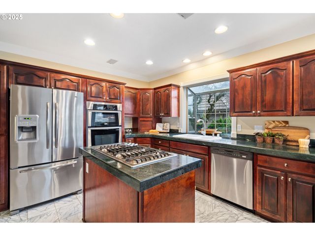 5150 Nw VALLEY Ct, Camas, WA 98607