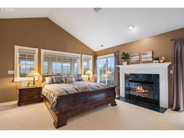 5150 Nw VALLEY Ct, Camas, WA 98607