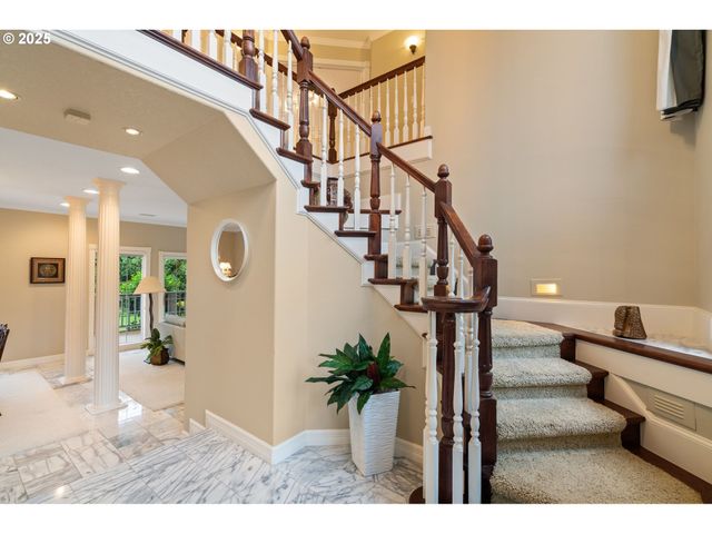 5150 Nw VALLEY Ct, Camas, WA 98607