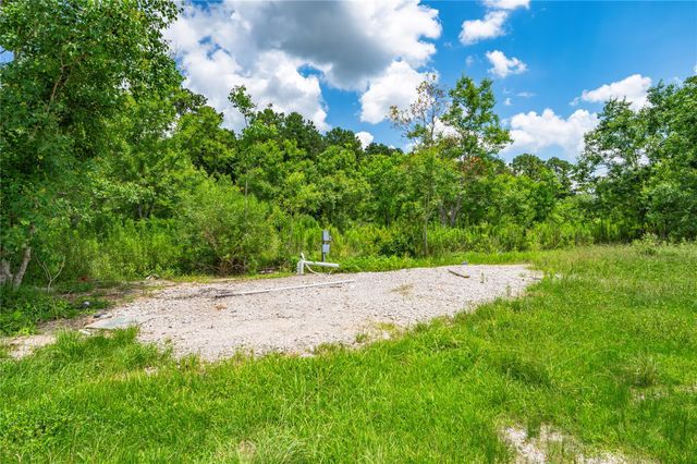 164 County Road 676, Dayton, TX 77535