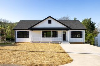 16854 E SUMMIT AVE, Elkton, VA 22827
