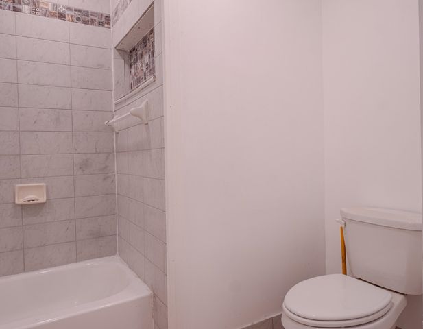 122 Main Road, West Haven, VT 05743