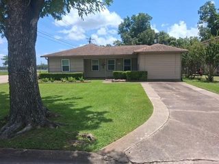 1116 Southampton Street, Angleton, TX 77515