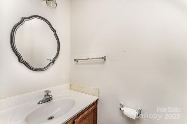 501 Woodington Lane, Charlotte, NC 28214