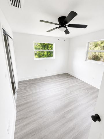 735 20th Street, West Palm Beach, FL 33407