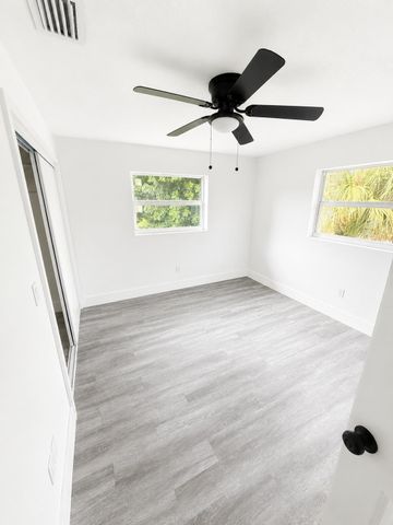 735 20th Street, West Palm Beach, FL 33407