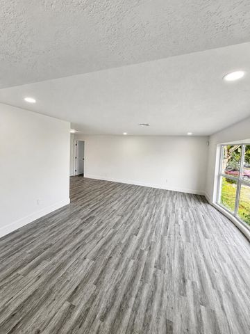 735 20th Street, West Palm Beach, FL 33407