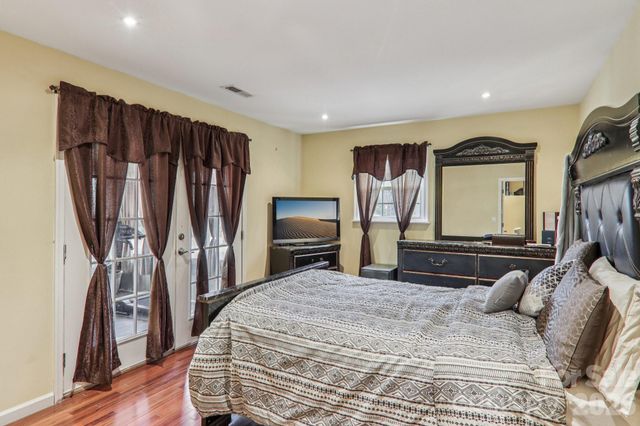 5 Granite Drive, Hendersonville, NC 28792