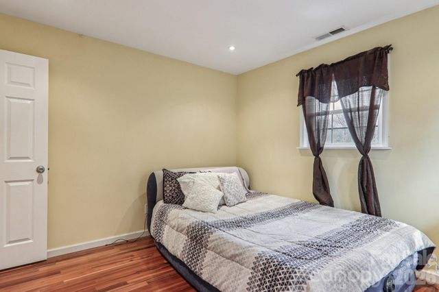 5 Granite Drive, Hendersonville, NC 28792