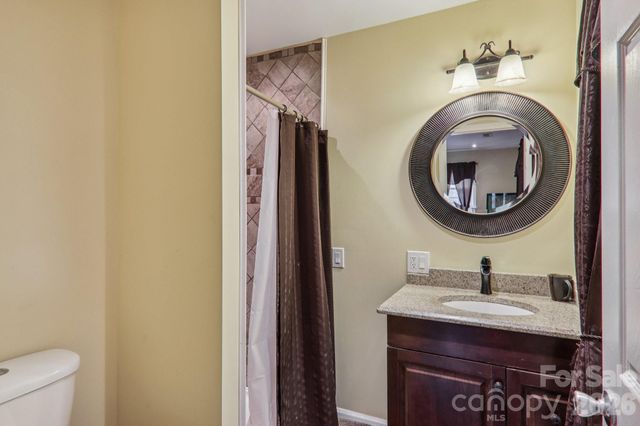 5 Granite Drive, Hendersonville, NC 28792