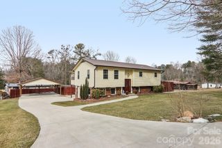 5 Granite Drive, Hendersonville, NC 28792