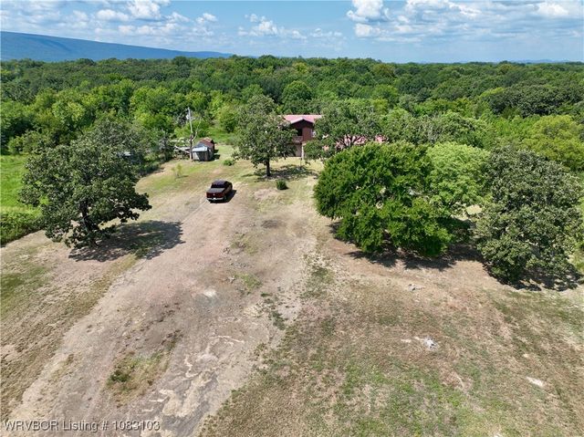 57705 Lenox Place, Muse, OK 74949