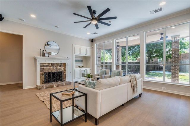 1109 Hillridge DR, Round Rock, TX 78665